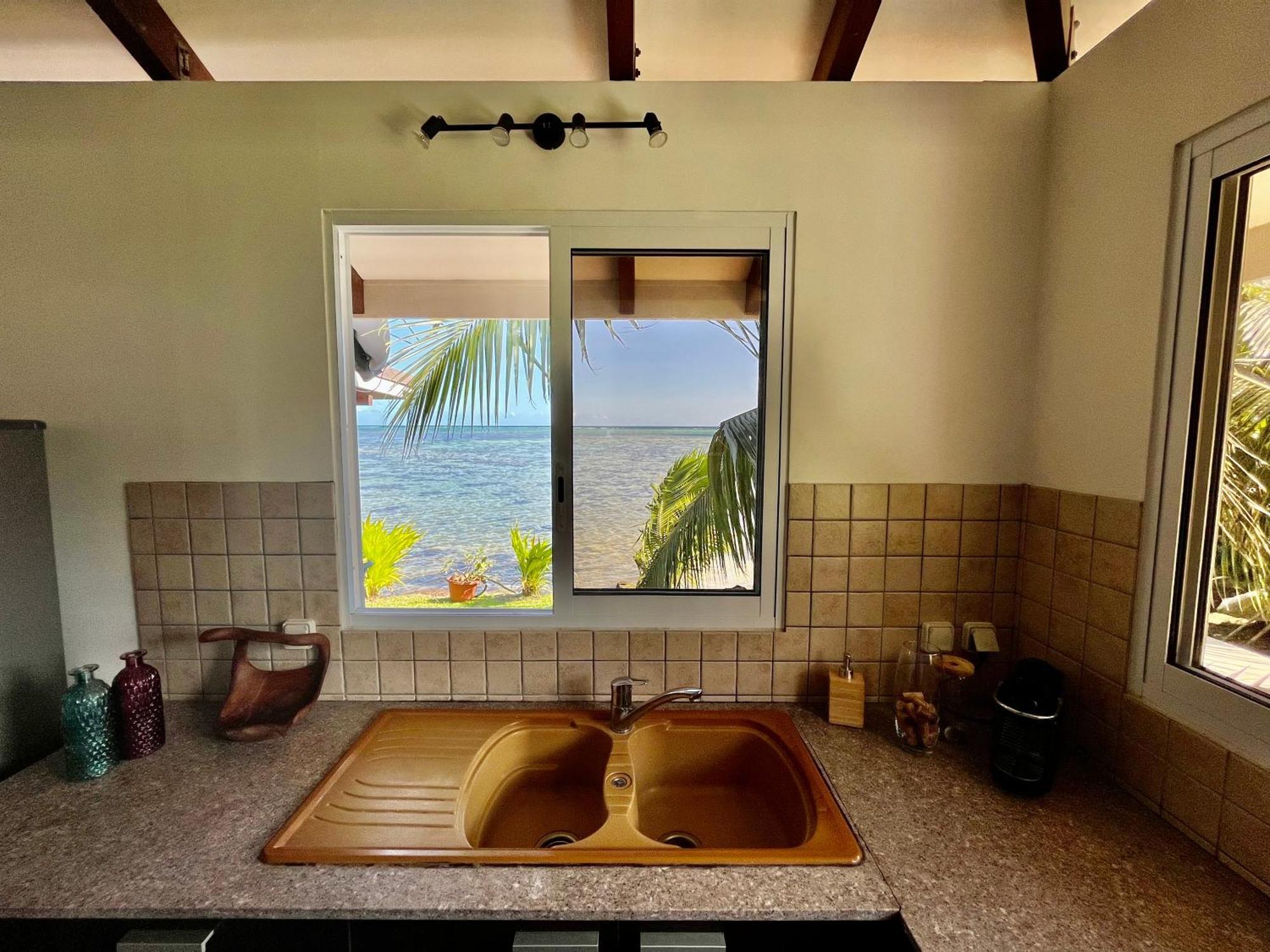 O'Coco Bungalow- Breathtaking Waterfront Views, Endless Memories Paea Экстерьер фото